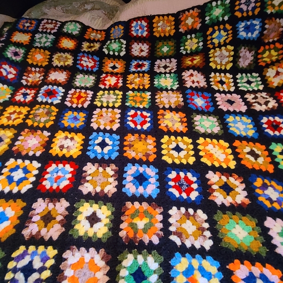 Handmade Granny Squares Blanket Crochet Blanket Vintage. K - Picture 3 of 10